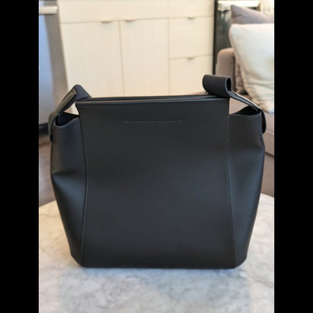 Everlane the form bag